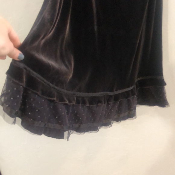 Velvet Charcoal Midi Skirt and Sleeveless Blouse Set - Picture 2 of 7
